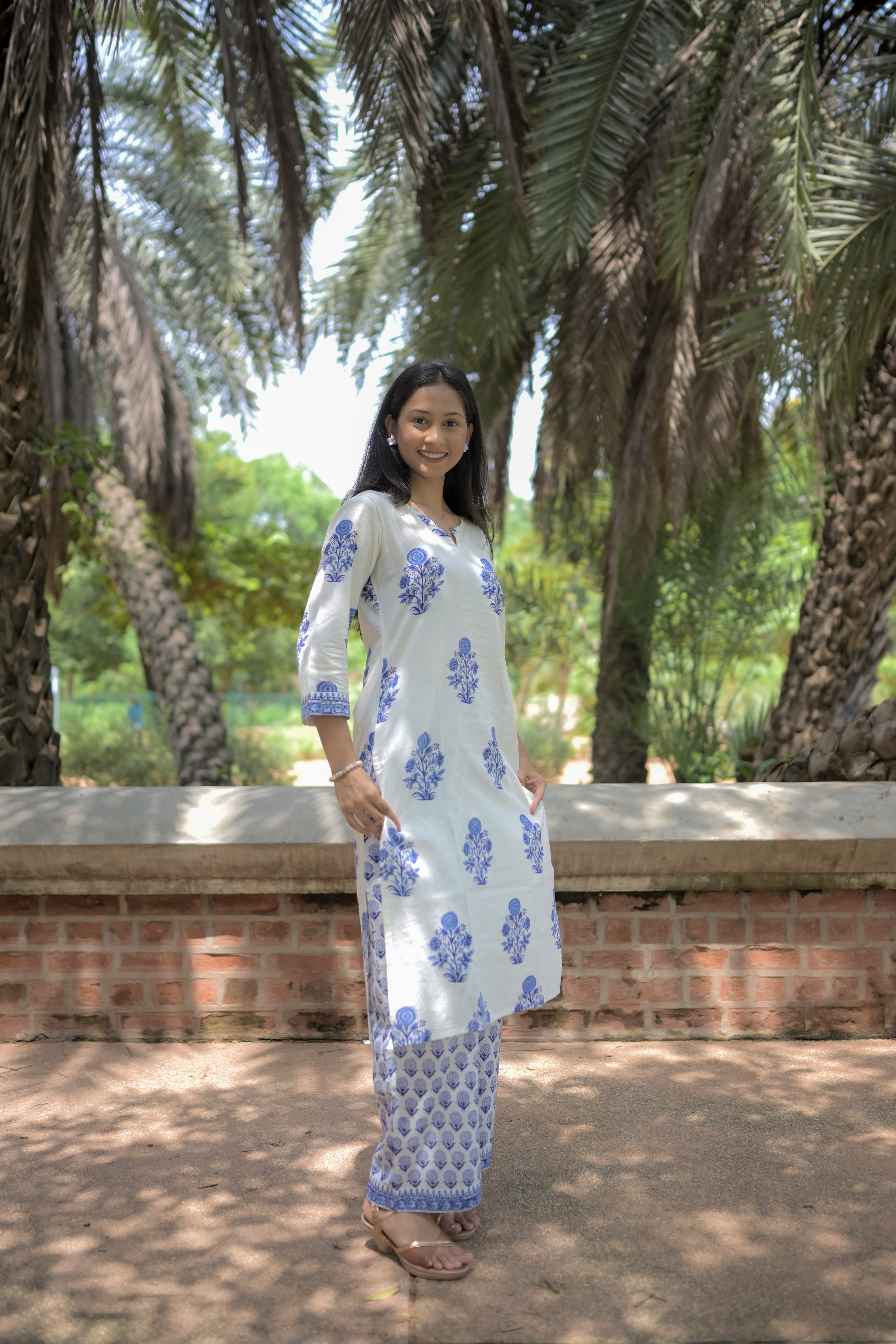 Ajarak Saudagiri White Kurta Set