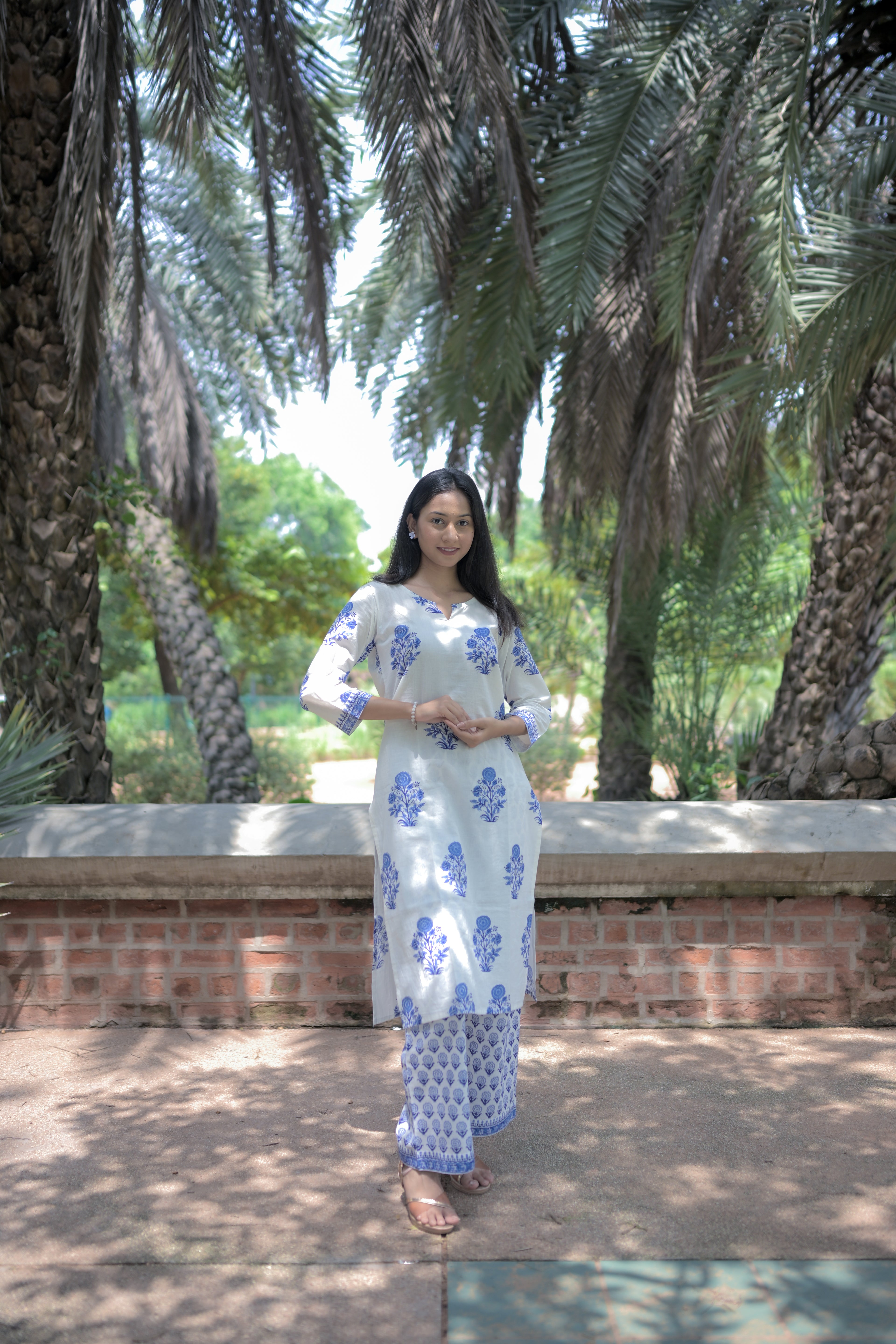 Ajarak Saudagiri White Kurta Set