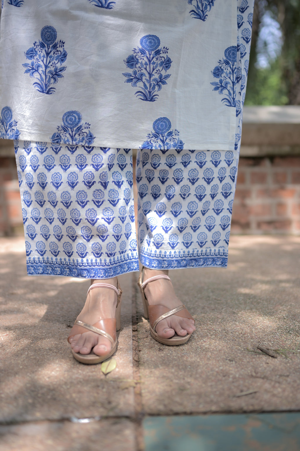 Ajarak Saudagiri White Kurta Set