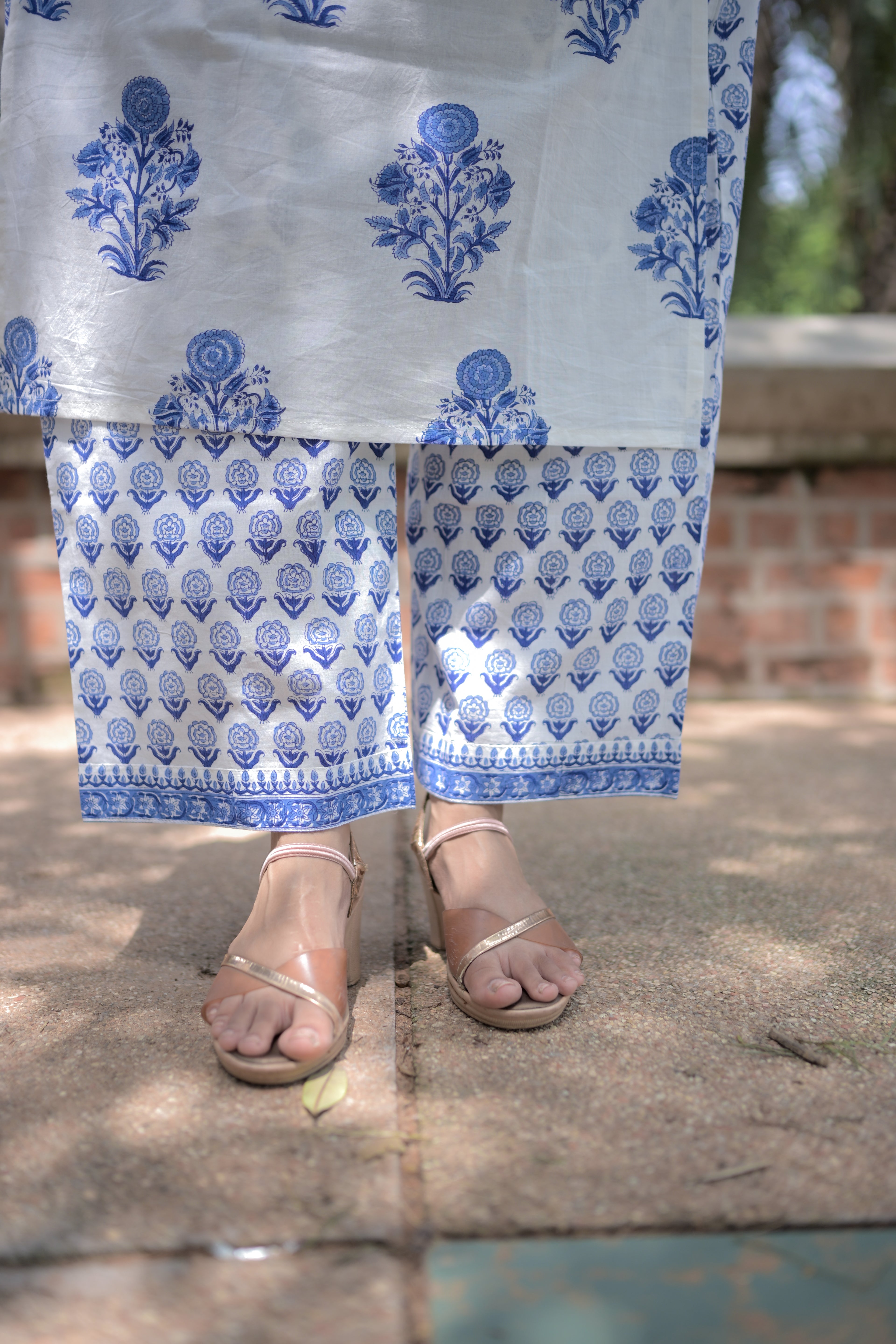 Ajarak Saudagiri White Kurta Set