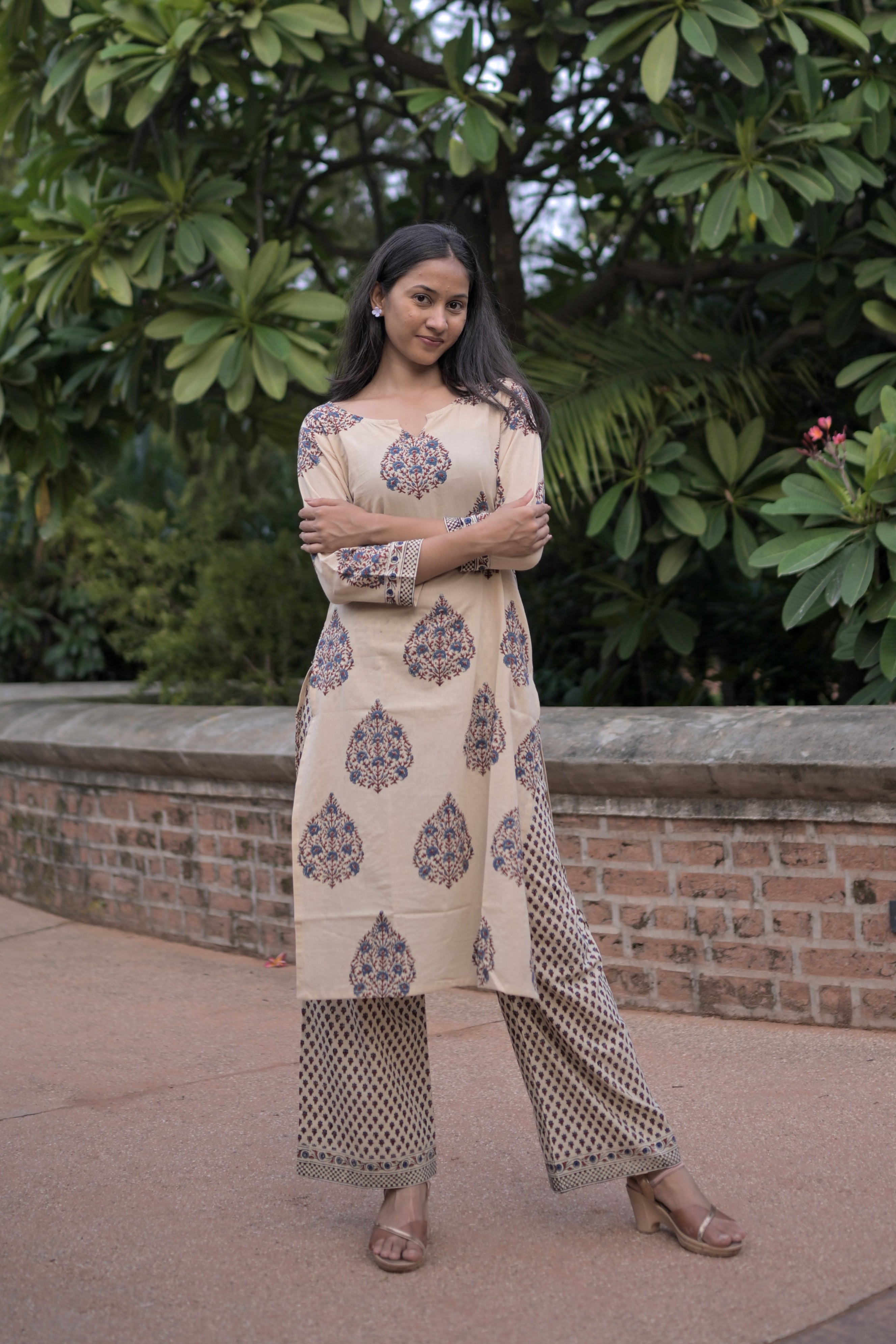 Ajarak Saudagiri kurta set (Cream)
