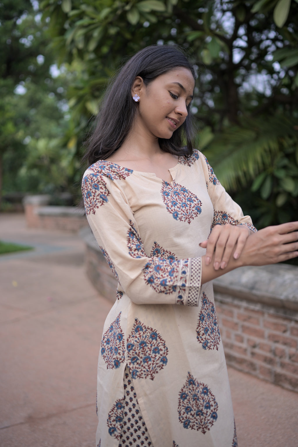 Ajarak Saudagiri kurta set (Cream)