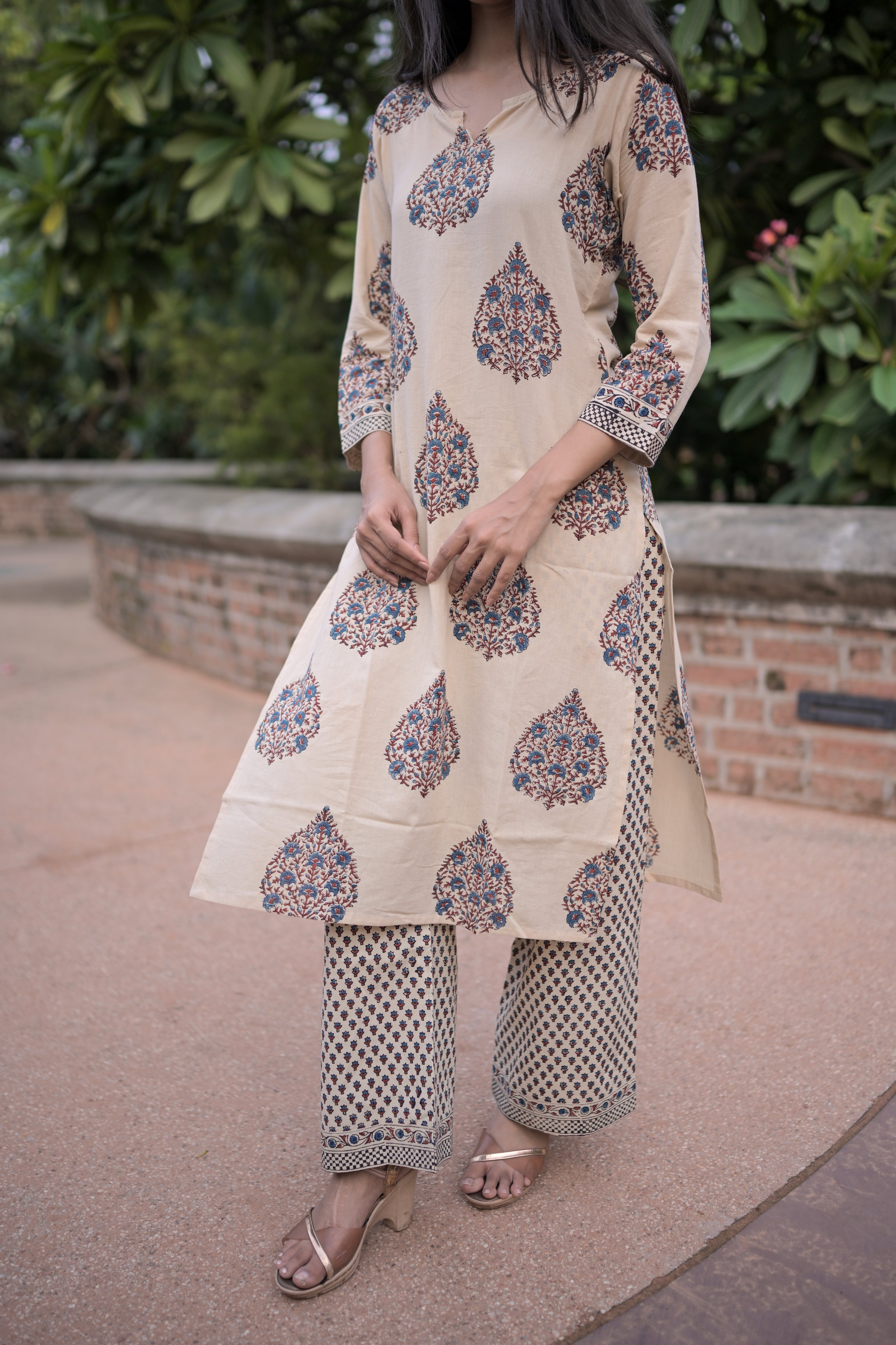 Ajarak Saudagiri kurta set (Cream)